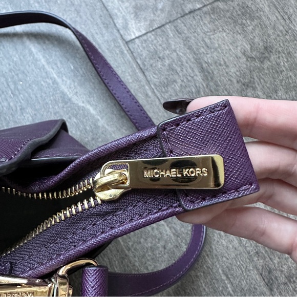 Michael Kors RARE Plum Selma Leather Crossbody Bag - Picture 3 of 4
